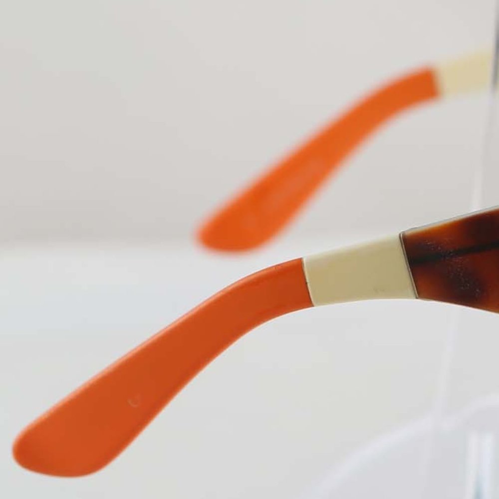 One To One Sunglasses Tortoise frame